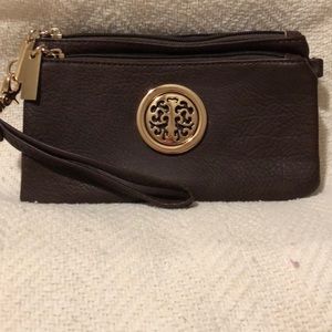 Brown Wristlet. Brand New